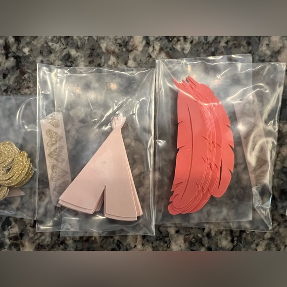 Wild One party confetti - Picture 2 of 4